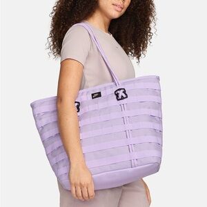 Nike RPM Tote EUC Like new! Lilac violet